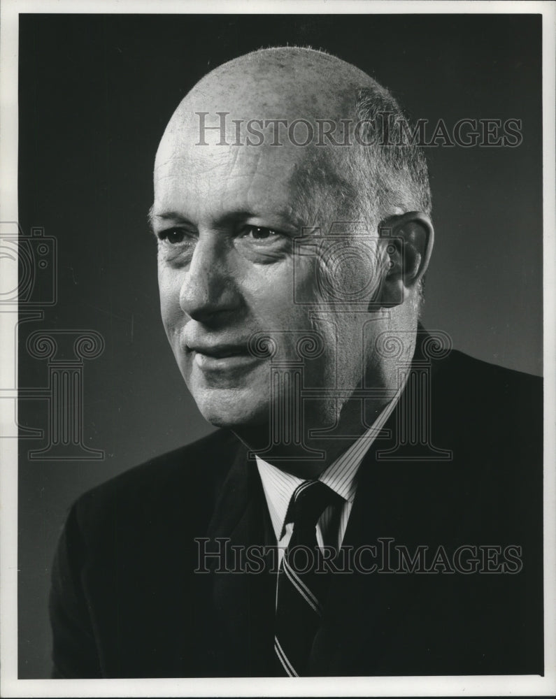 1971 Press Photo Maynard W. Johnson, regional VP for Allis-Chalmons in New York- Historic Images