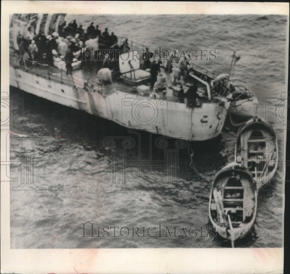 1963 Press Photo Survivors of freighter Leap Forward rescued in Yellow sea
