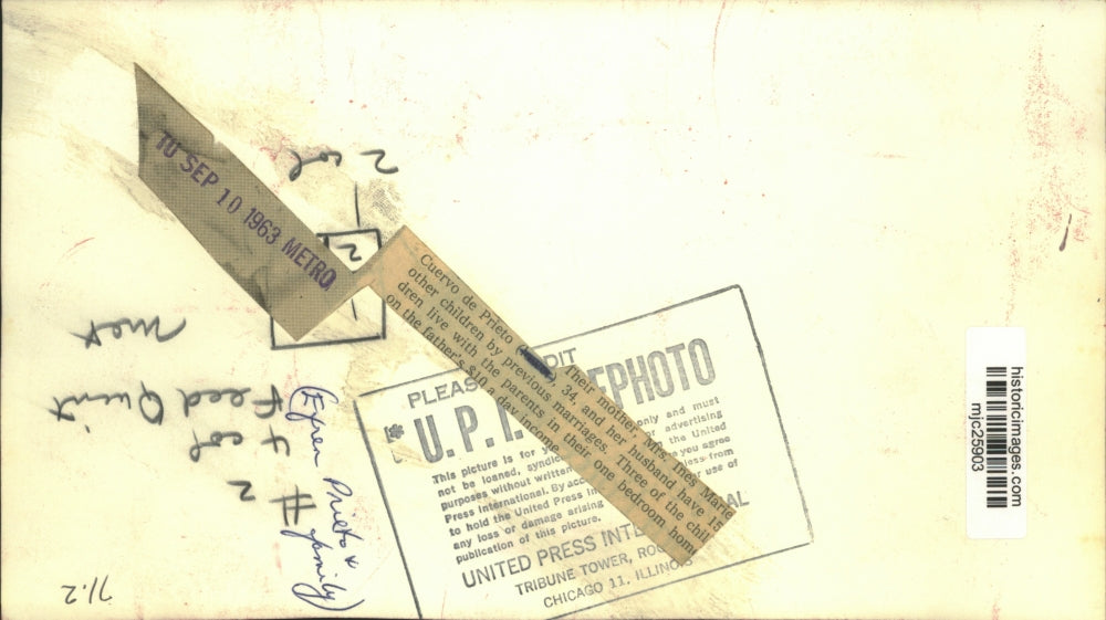 1963 Press Photo Mrs. Ines Marie Cuervo de Prieto, 34, and her husband