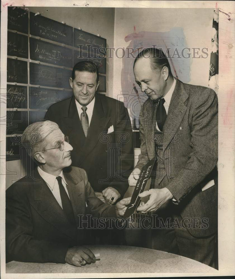 Load image into Gallery viewer, 1951 Press Photo Kurt Von Schuschnigg, Everett Swingle &amp; Richard T. Gogin
