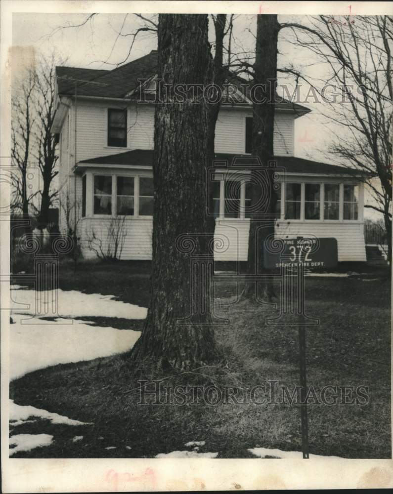 1960 Press Photo Example of Spencer fire district number sign in front of house