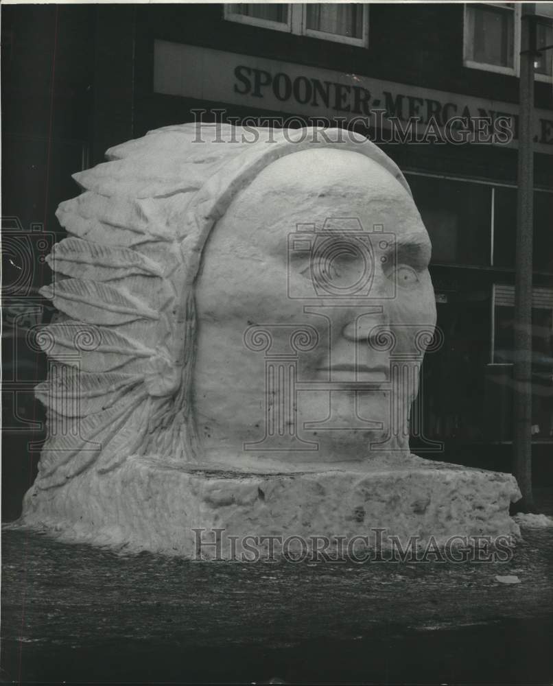 1956 Press Photo Snow sculpture of native american head by Joe Barta, Spooner- Historic Images