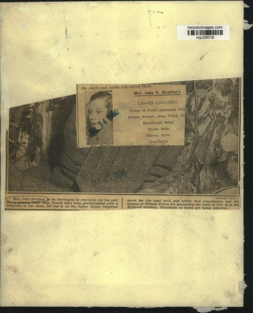 1934 Press Photo Mrs. John Stratton-Junior League telephone squad for used books