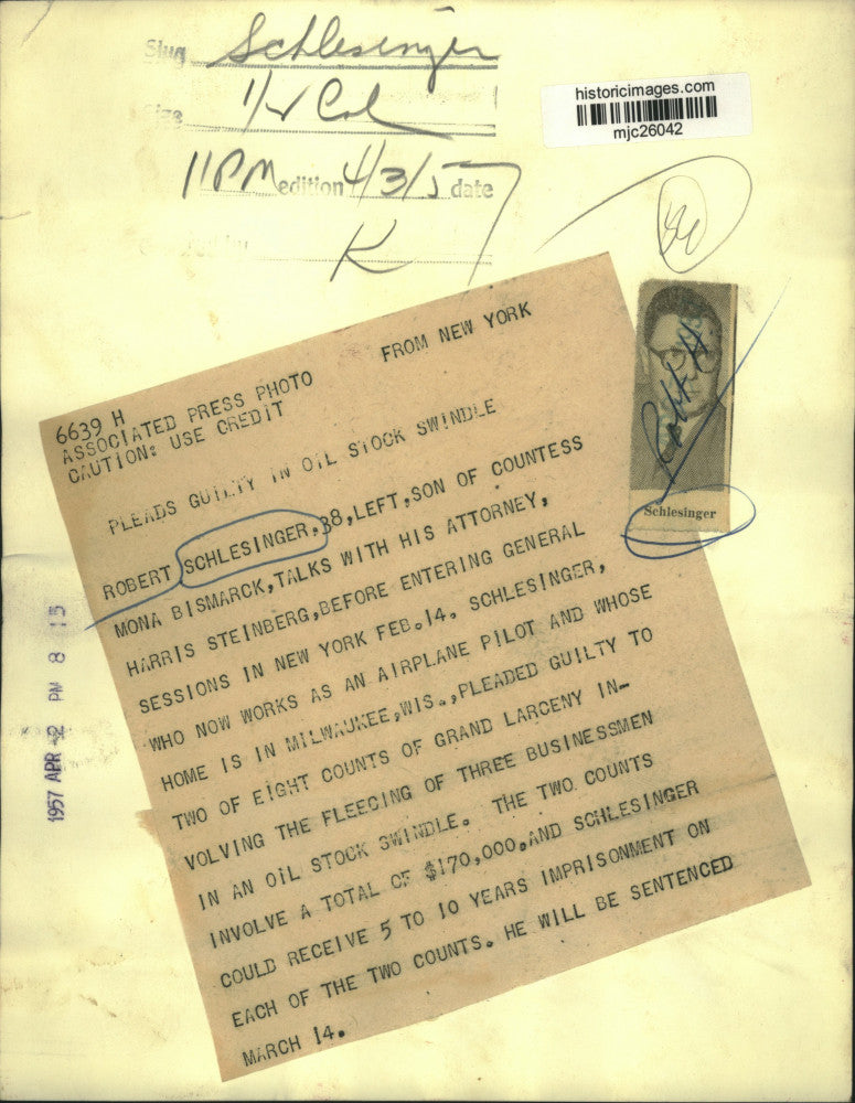 1957 Press Photo Robert Schlesinger & his attorney Harris Steinberg, New York