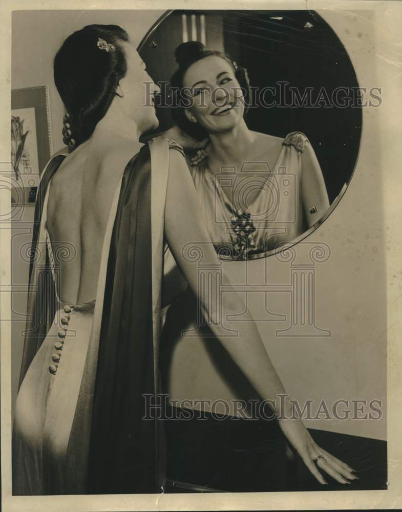 Load image into Gallery viewer, 1939 Press Photo Nancy Jane Conger now Mrs. Reginald W.B. Sykes - mjc26164
