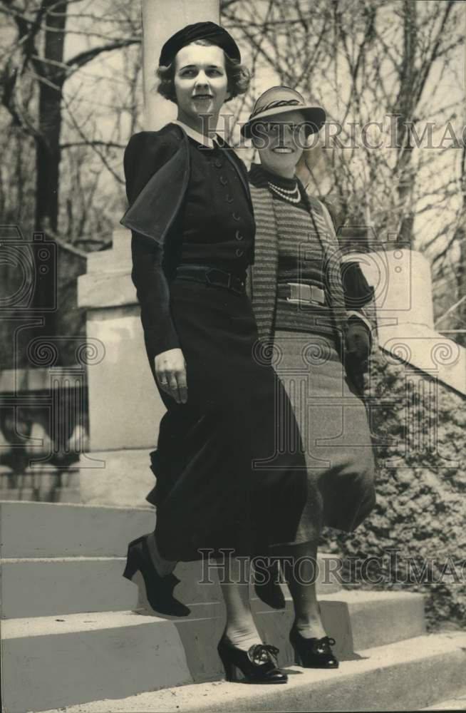 Load image into Gallery viewer, 1937 Press Photo Mrs. Edward S. Tallmadge &amp; Mrs. John E. Brennan of Milwaukee
