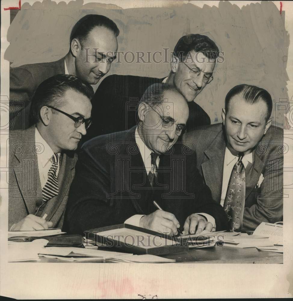 1951 Press Photo New officers of the Wisconsin Press Photographers Association- Historic Images