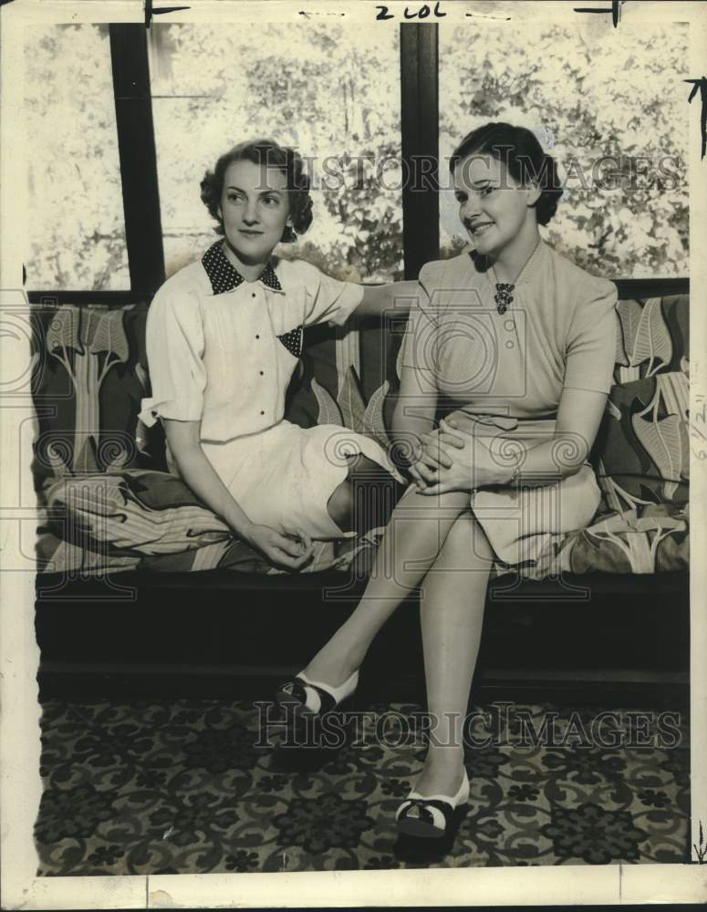 1938 Press Photo Miss Michaux Beam and Mrs. J. Herbert Stone, Milwaukee.