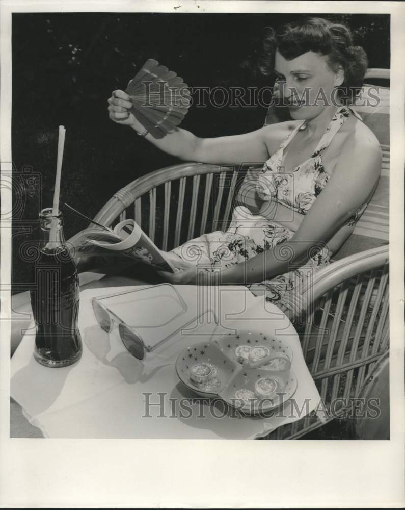 1950 Press Photo Mrs. Rex Rockhill relaxing - mjc26822- Historic Images