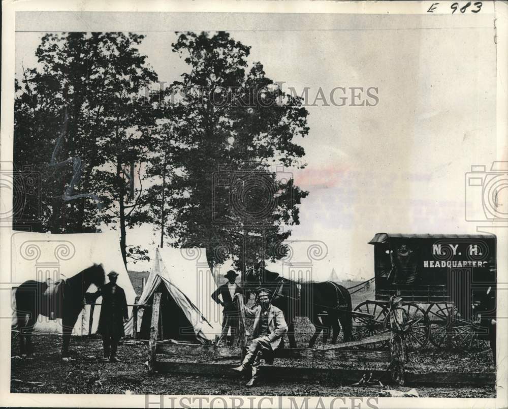 1951 Press Photo New York reporter in press camp near Civil War battle front