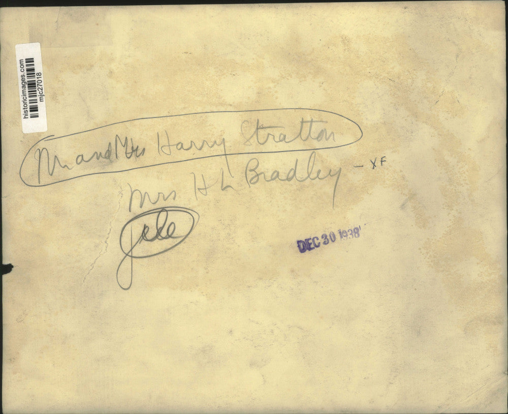 1938 Press Photo Mr. and Mrs. Harry Stratton sitting with Mrs. H. L. Bradley.