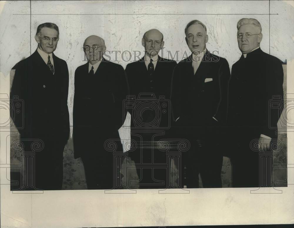 1933 Press Photo Gov. Schmedeman and others celebrate Presidents Day, Elks Club- Historic Images