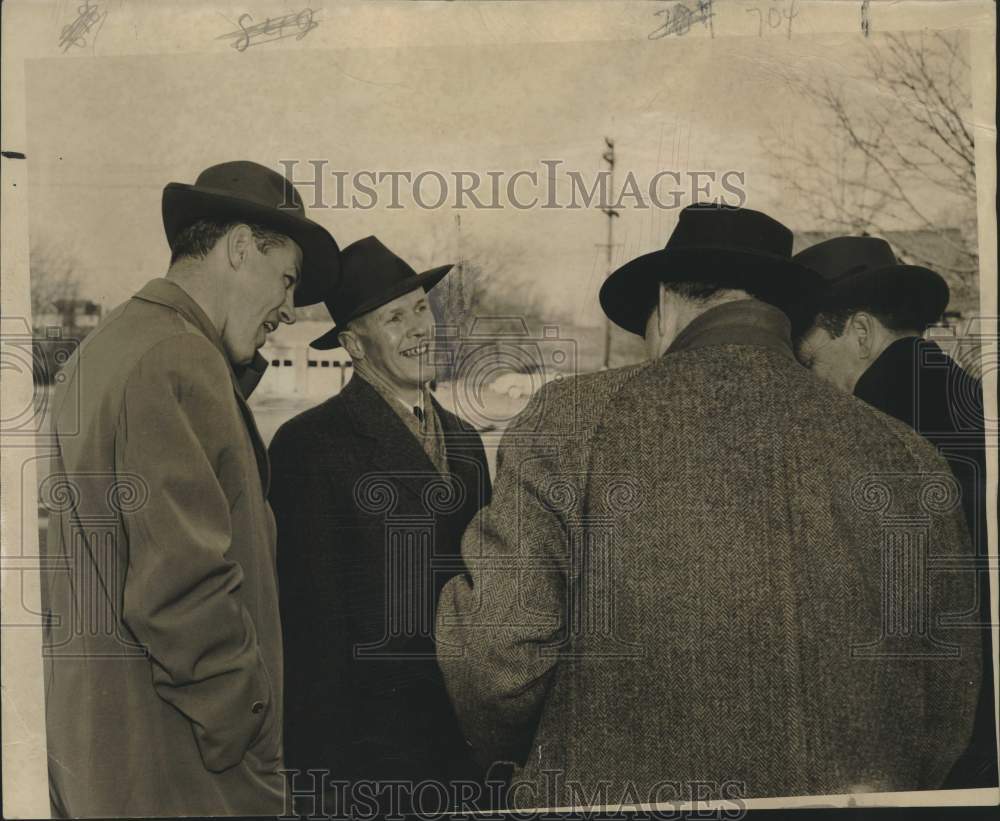 1949 Press Photo Charles Wikinson and others at Billy Mitchell Field - mjc27144- Historic Images