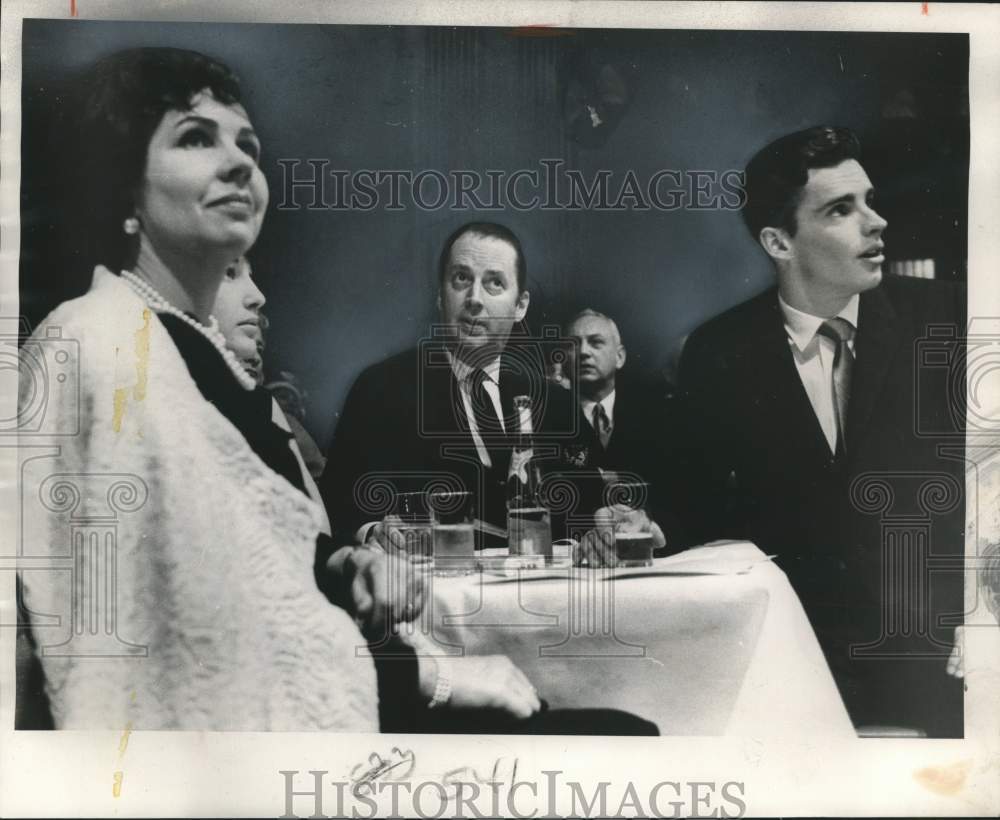1962 Press Photo Cocktails, Mr &amp; Mrs Brooks Stevens, Mr &amp; Mrs David Stevens- Historic Images