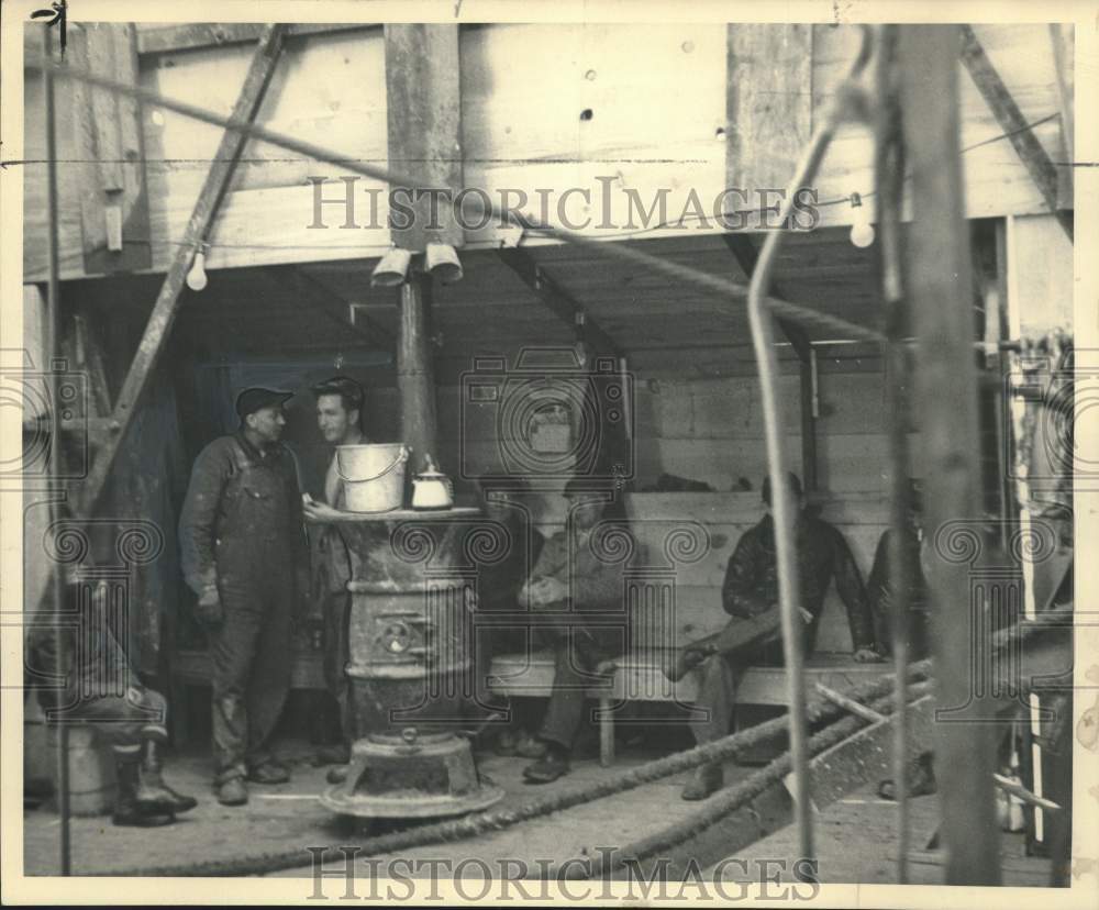 1949 Press Photo Oil Workers in Sheboygan - mjc27278
