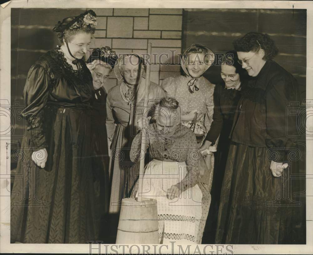 1947 Press Photo Butter making at Centennial Celebration in Stoughton, Wisconsin
