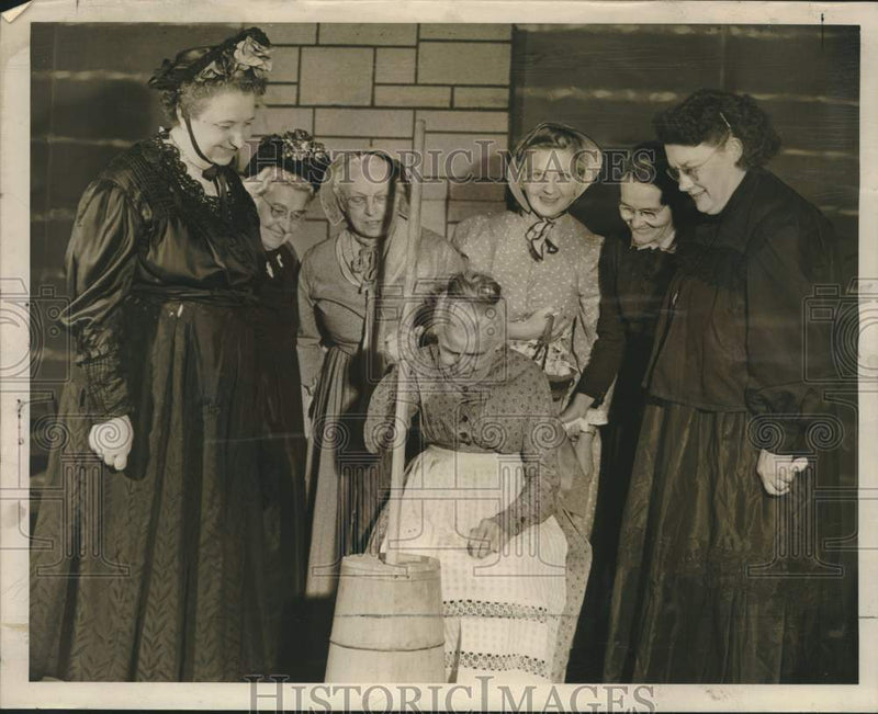 Load image into Gallery viewer, 1947 Press Photo Butter making at Centennial Celebration in Stoughton, Wisconsin

