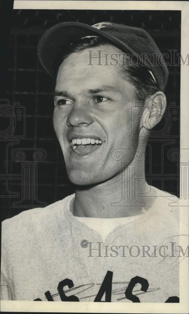 Load image into Gallery viewer, 1938 Press Photo Eddie Joost, baseball player - mjc27410
