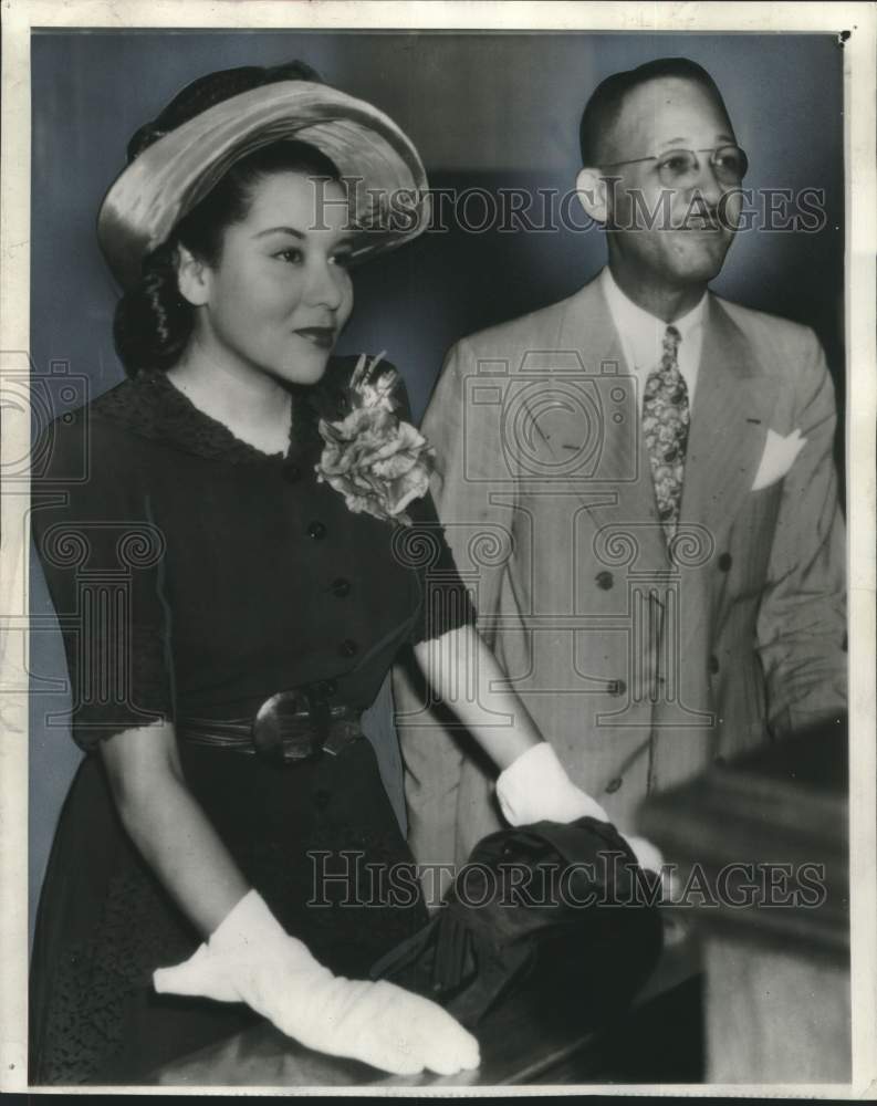 1941 Press Photo Mrs. Louis, estranged wife of Joe with her attorney, Chicago- Historic Images