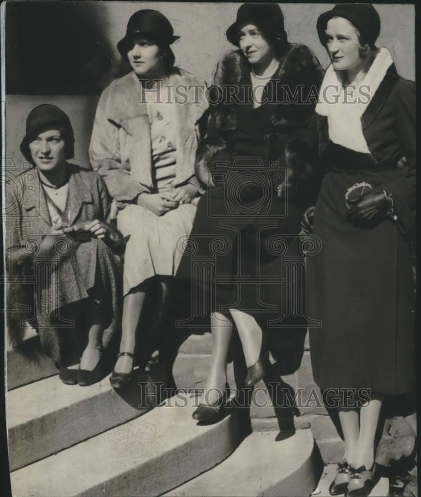 1931 Press Photo Miss Siri Hokanson and other members of Milwaukee Downer Club