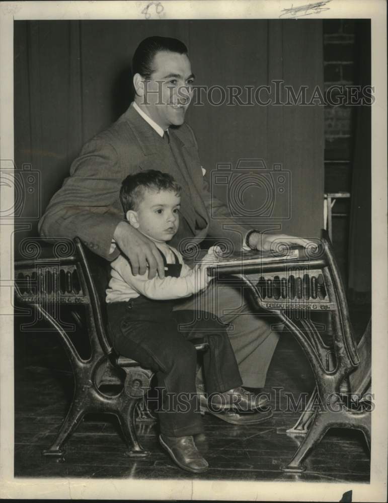 1948 Press Photo Cleveland Indians Lou Boudreau visiting a school, Illinois