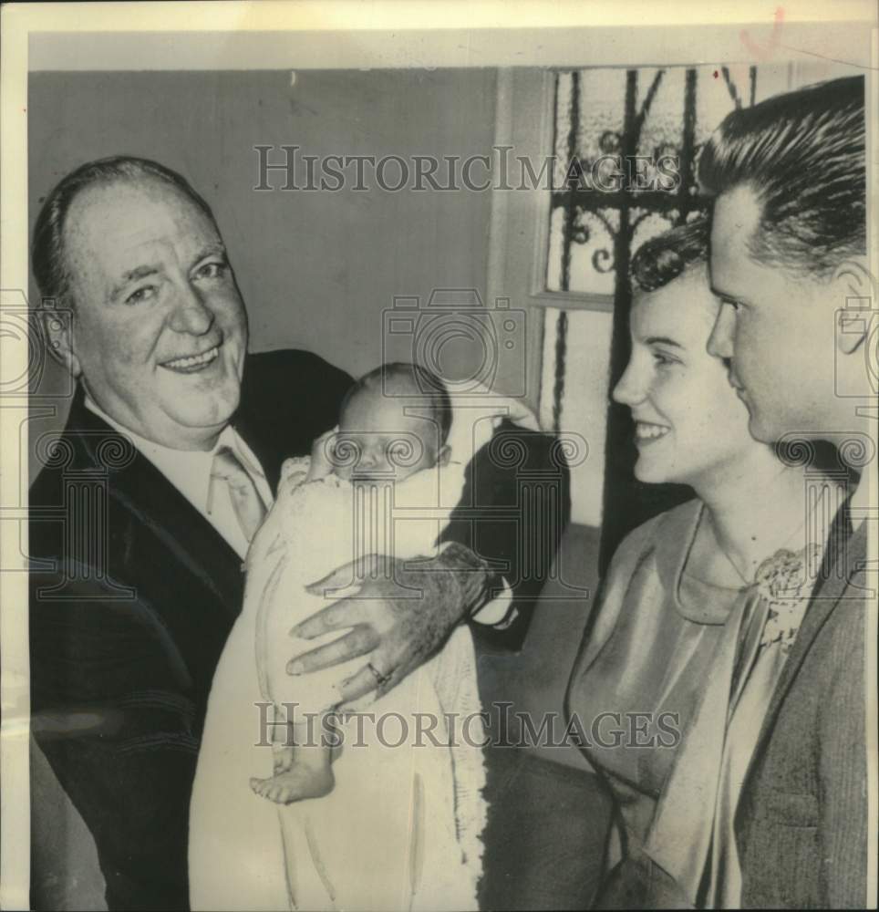 1958 Press Photo Actor Pat O&#39;Brien with Daughter Mavourneen and Grandson- Historic Images