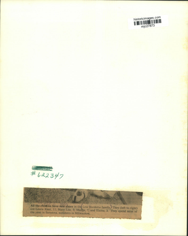 1962 Press Photo Lew Burdette's family trying on shoes, Milwaukee - mjc27873