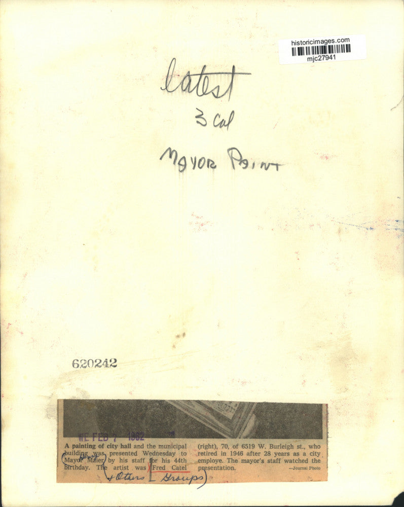 1962 Press Photo Mayor Maier gets city hall painting for his birthday, Wisconsin