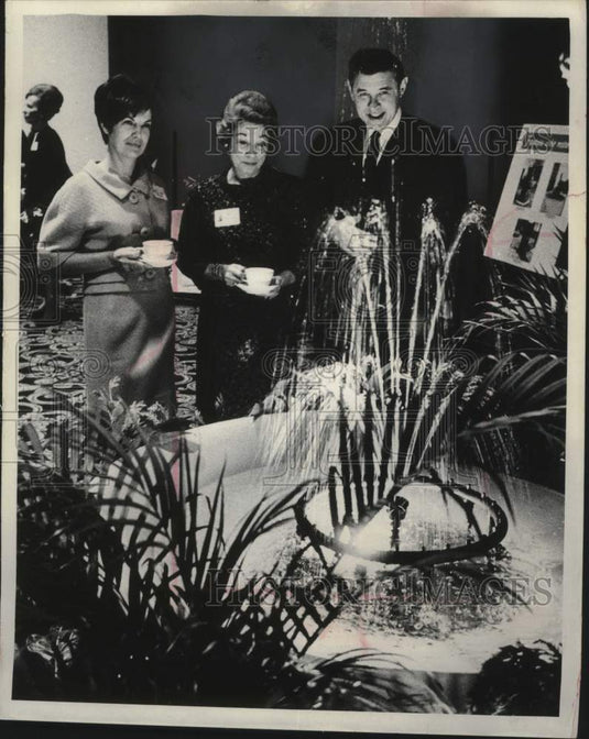 1966 Press Photo Mayor Maier and others at Pfister hotel Milwaukee - mjc27959