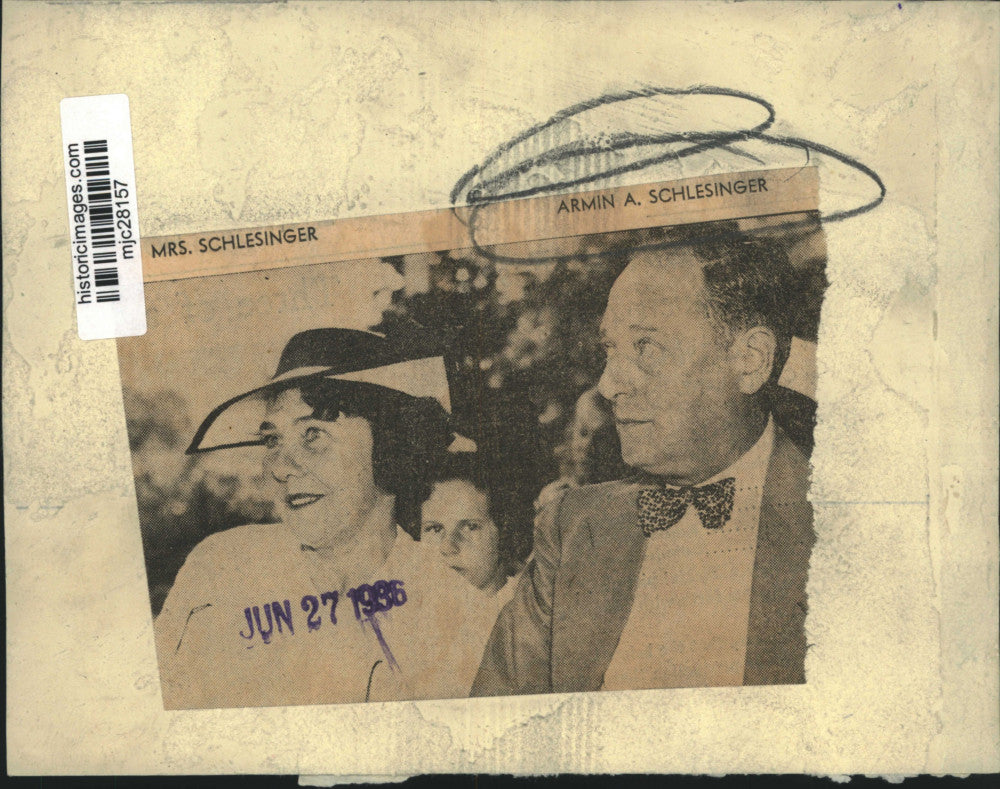 1936 Press Photo Armin A. Schlesinger and Mrs. Schlesinger - mjc28157