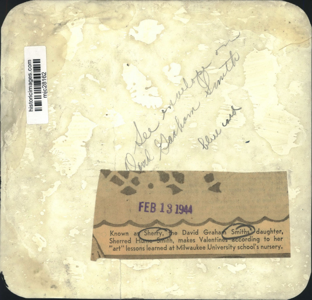 1944 Press Photo Sherred "Sherry" Hume Smith, drawing Valentines, Milwaukee