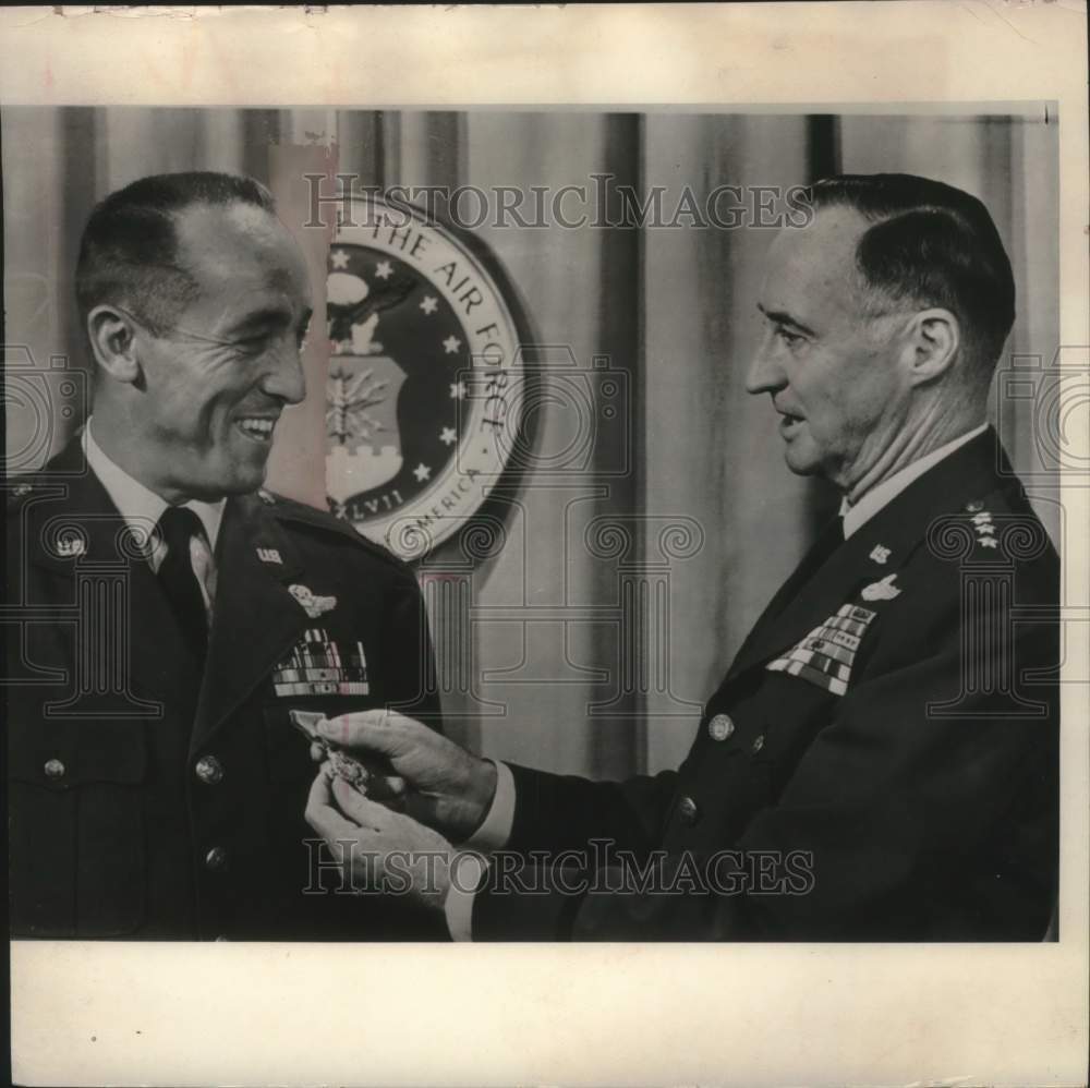Colonel Robinson Risner 1965 Press Photo Lieutenant Colonel Robinson Risner awarded medal ...