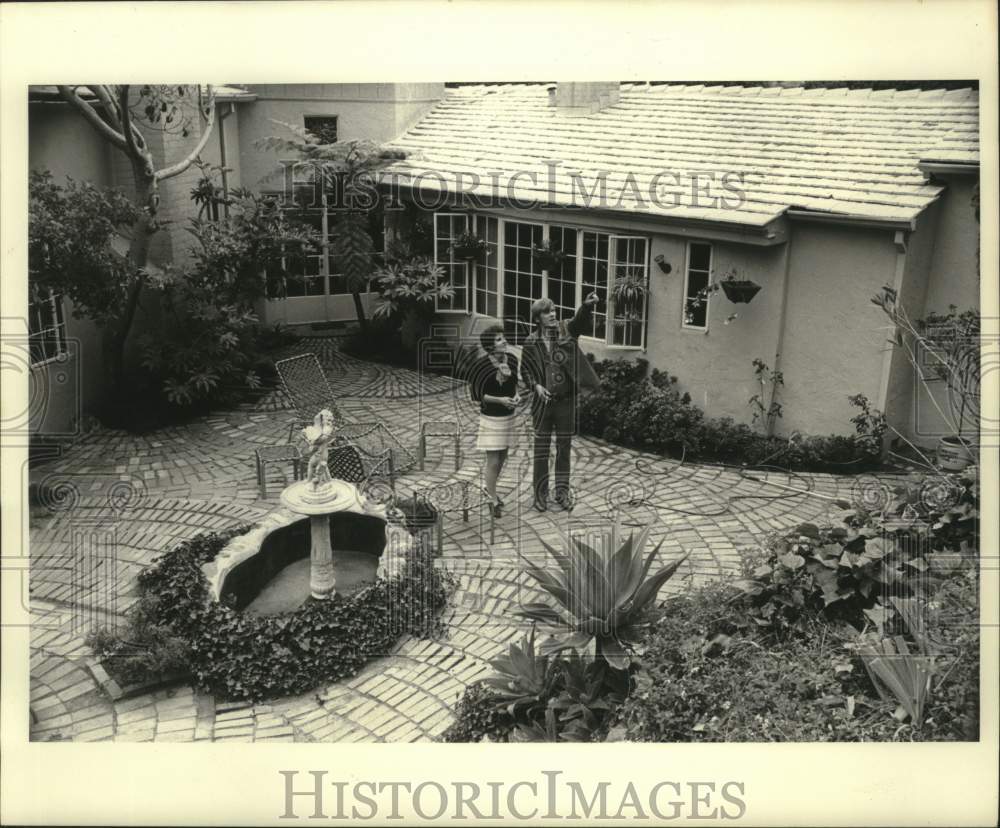 1971 Press Photo Actor Peter & Ann Haskell at their home in Hollywood Hills- Historic Images