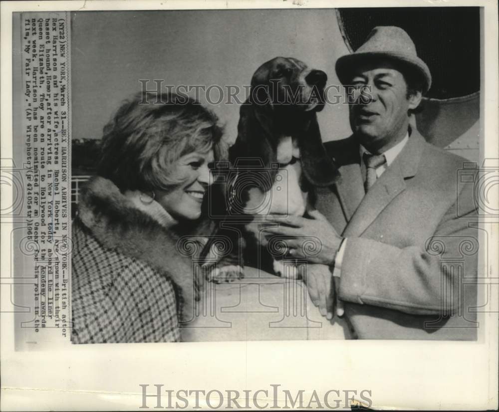 1965 Press Photo Rachel Roberts and Rex Harrison with their dog Homer, Hollywood- Historic Images