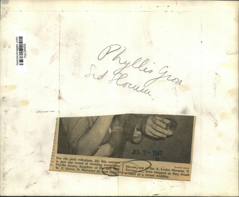 Load image into Gallery viewer, 1941 Press Photo Miss Phyllis Grove and Mr. Sidney Slocum at a recent wedding.
