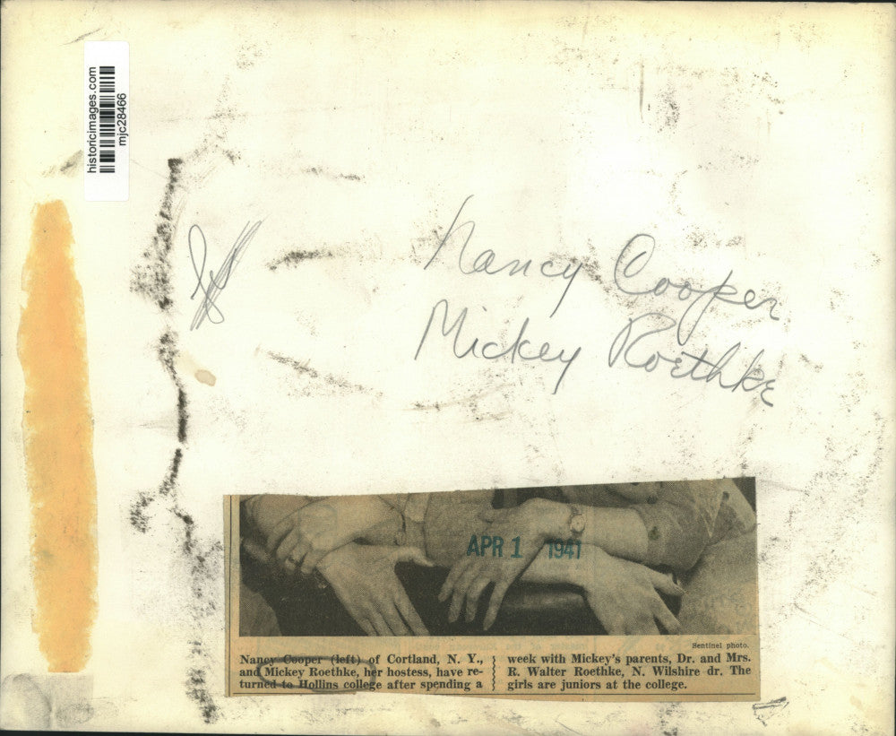 1941 Press Photo Mickey Roethke and Nancy Cooper are juniors at Hollins college.