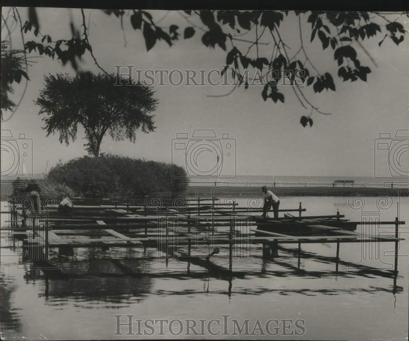 Load image into Gallery viewer, 1952 Press Photo Scaffold for ice free mechanism repairs at Juneau Park lagoon
