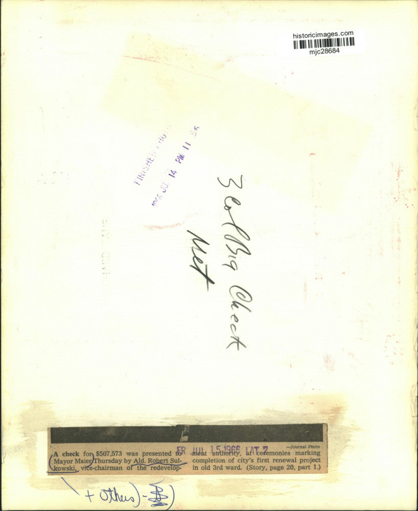 1966 Press Photo Mayor Maier receiving a check from Alderman Robert Sulkowski