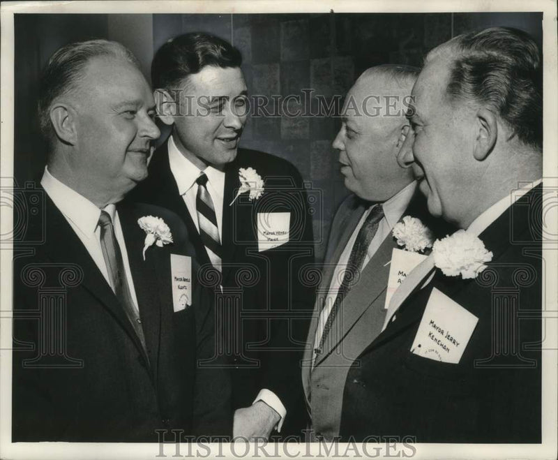 Load image into Gallery viewer, 1960 Press Photo Mayor Henry Maier and other mayors at reception Milwaukee
