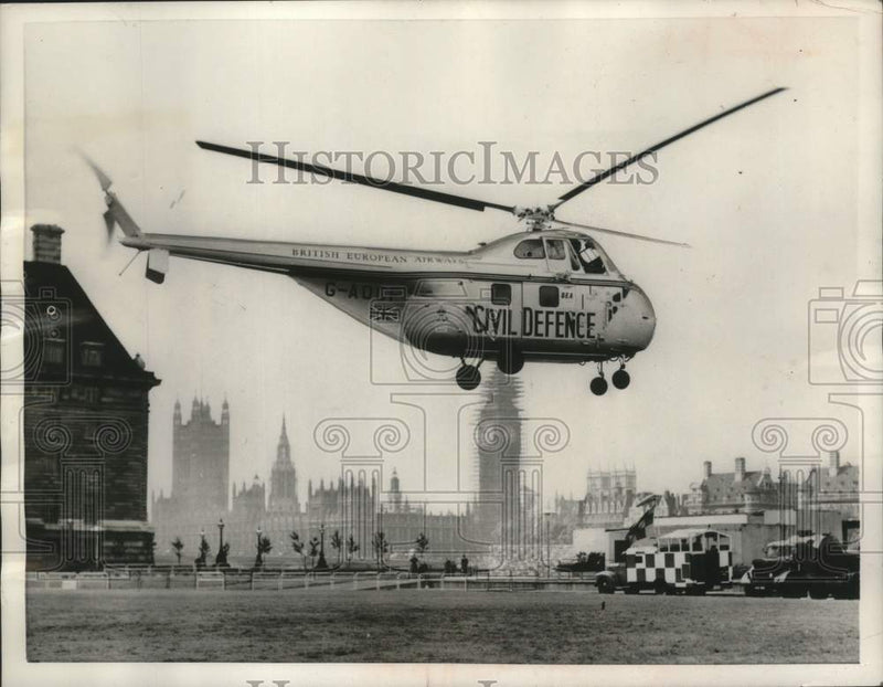 Load image into Gallery viewer, 1955 Press Photo Great Britain's first Civil Defense Helicopter London, England
