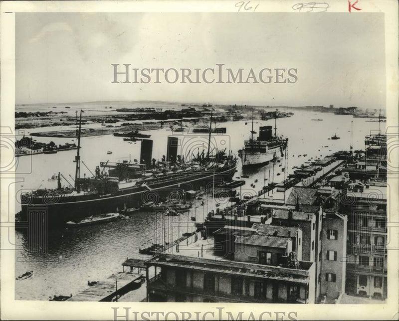 Load image into Gallery viewer, 1940 Press Photo Ships in the Suez Canal at Port Said - mjc28899

