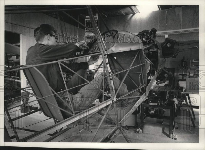 Load image into Gallery viewer, 1965 Press Photo Michael Brugger of Experimental Aircraft Association Museum
