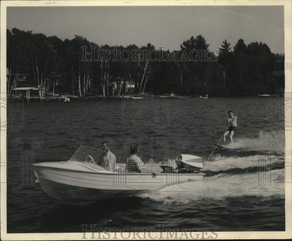 1965 Press Photo Mirro-Craft Sportsman with a Evinrude outboard motor boat