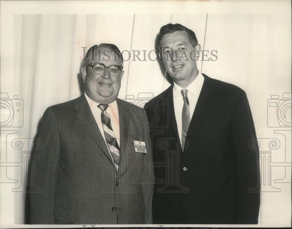1965 Press Photo Richard E. Cross & other of American Motors Corporation