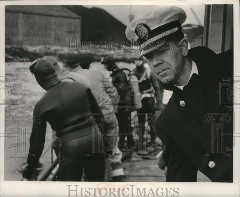 1963 Press Photo Clayton Swinford Deputy Harbor Master - mjc29330- Historic Images