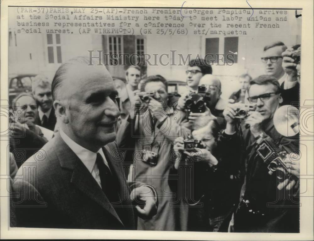 1968 Press Photo French Premier Georges Pompidou arriving at a conference, Paris