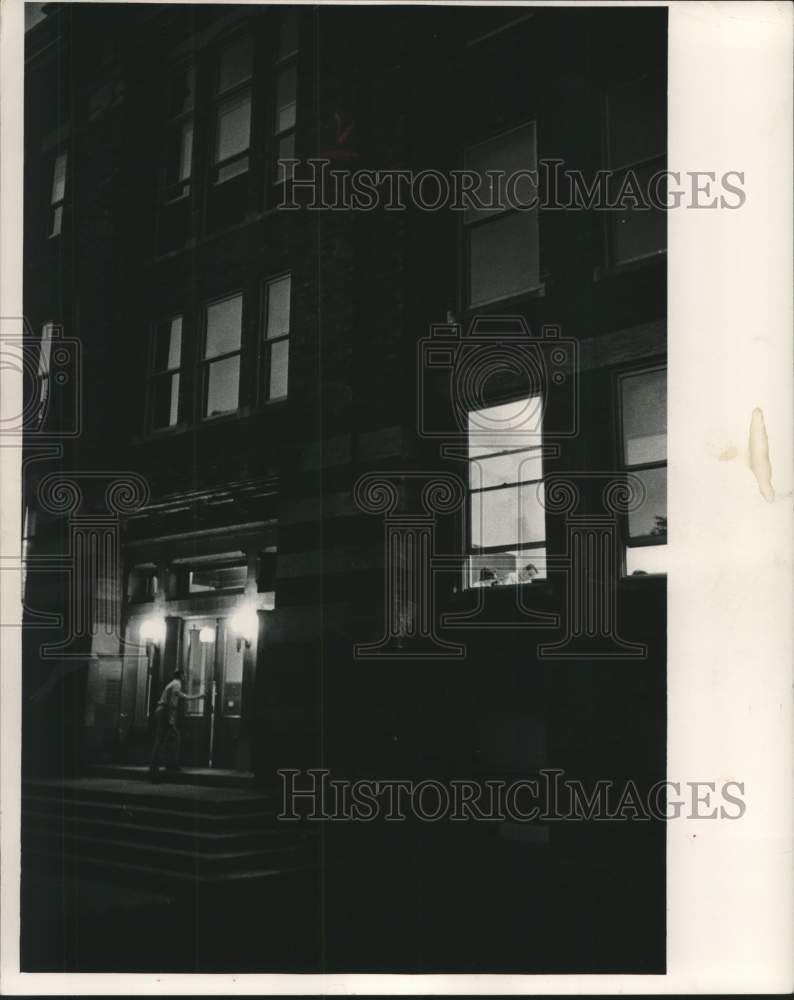 1963 Press Photo Lights glow in Mitchell Hall at University of Wisconsin.- Historic Images