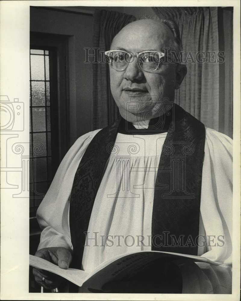 1964 Press Photo The Reverend Walter Stuenkel, president of Concordia College- Historic Images