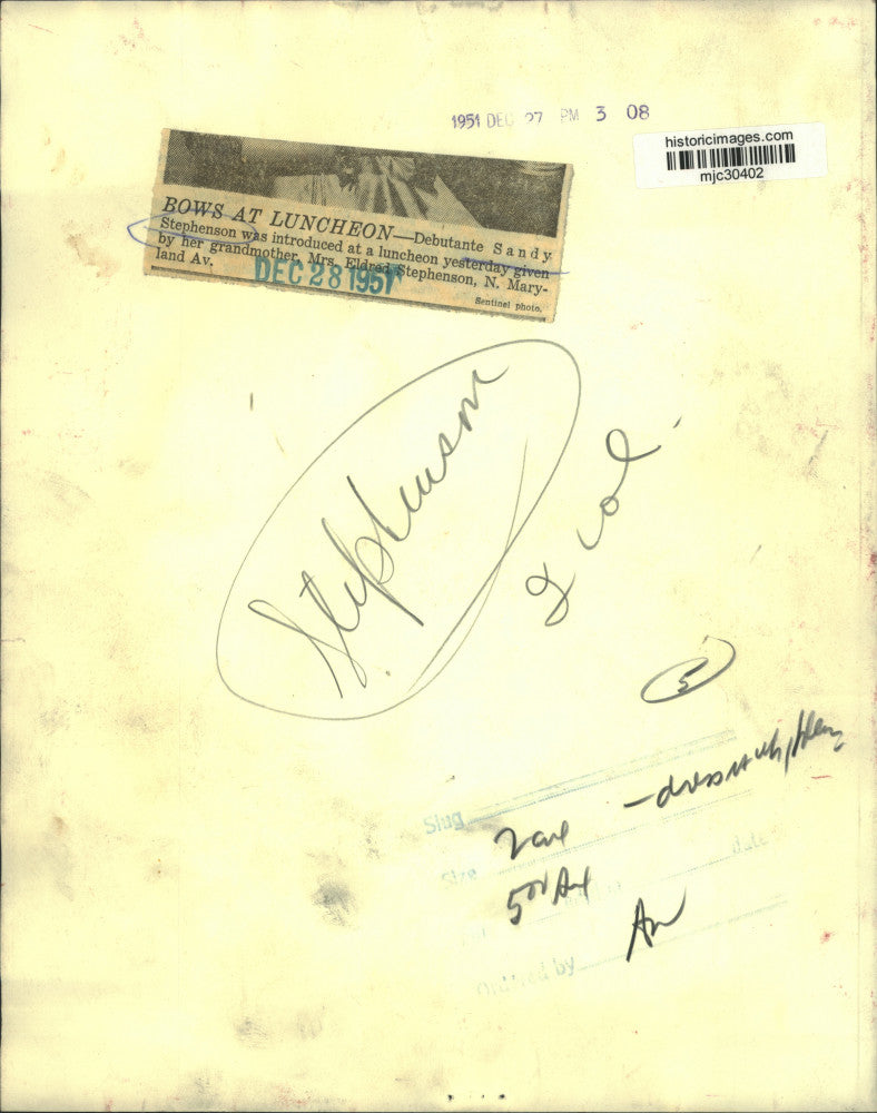 1951 Press Photo Milwaukee Debutante Sandy Stephenson introduced at luncheon