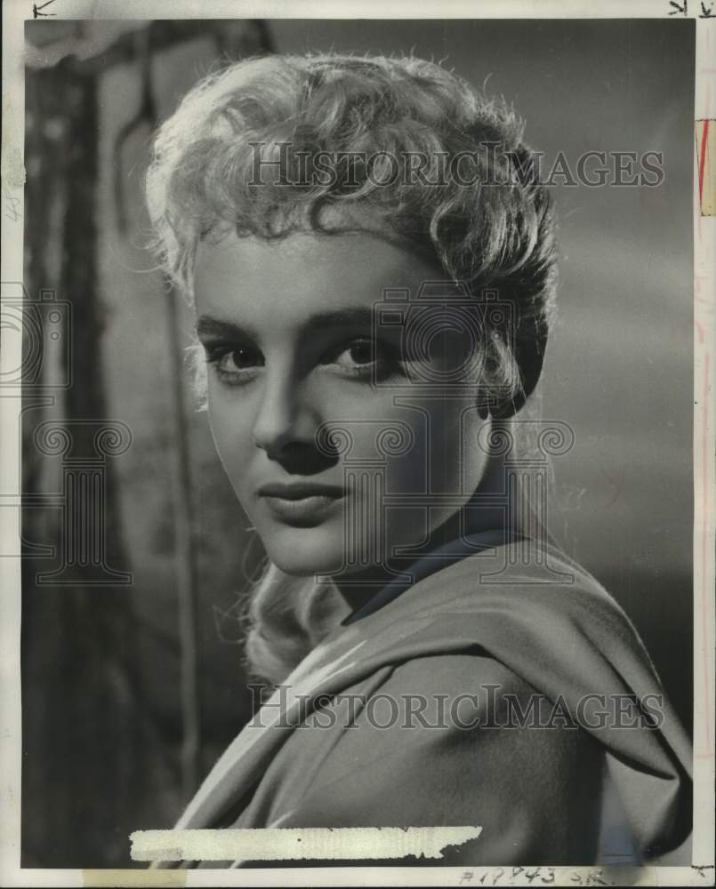 1954 Press Photo Actress Rossana Podesta in &quot;Sunny Italian&quot;- Historic Images